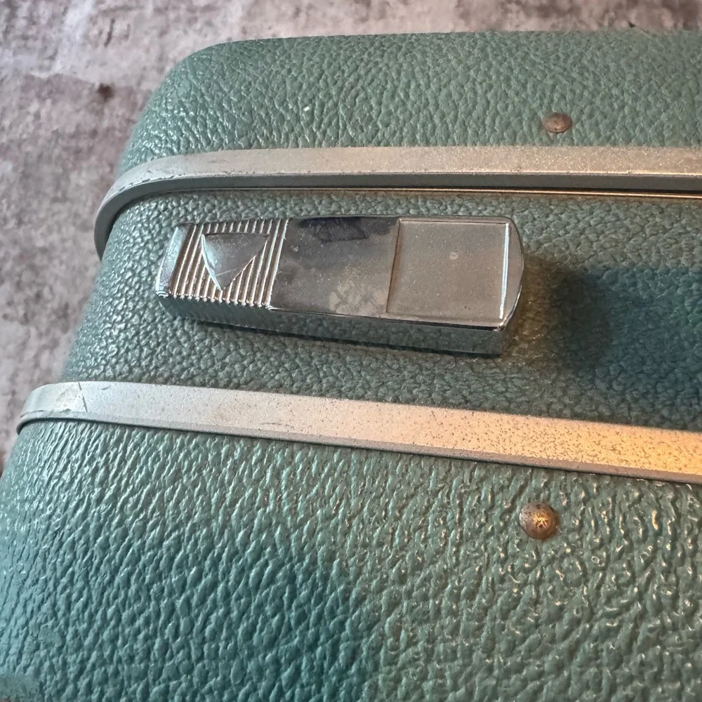 Vintage 1960’s Teal Royal Traveller Carry on Luggage